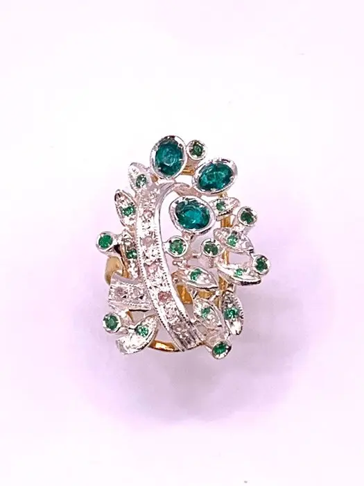 No reserve price - Cocktail ring - 9 kt. Yellow gold, Silver Emerald - Diamond