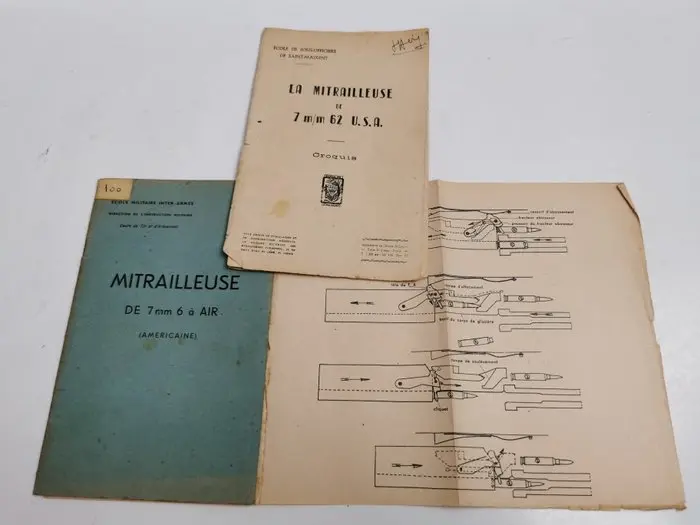 Ecole Militaire Inter-Armes - Mitrailleuse de 7 mm 6 à...