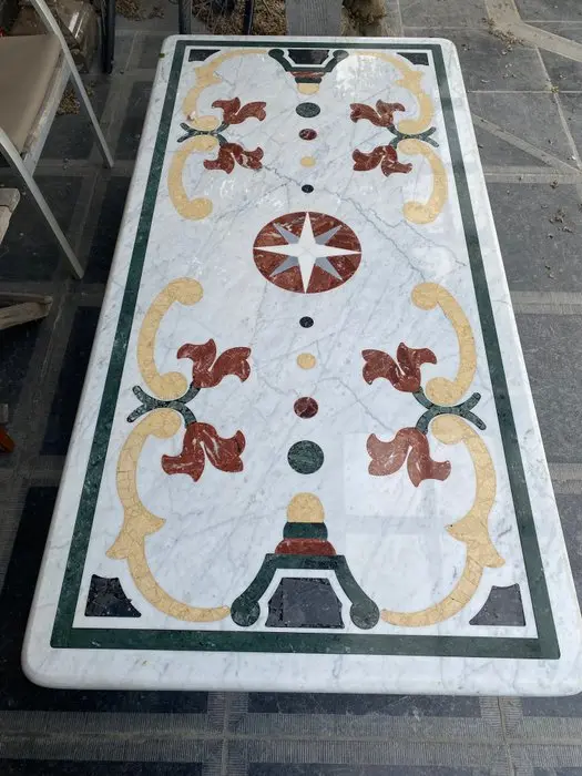 Table - Carrara marble - Coffee table with a range of...
