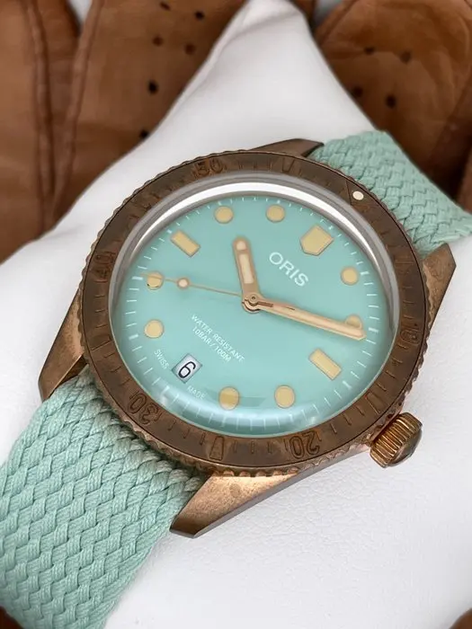 Oris - Divers Sixty-Five Cotton Candy Bronze Automatic...