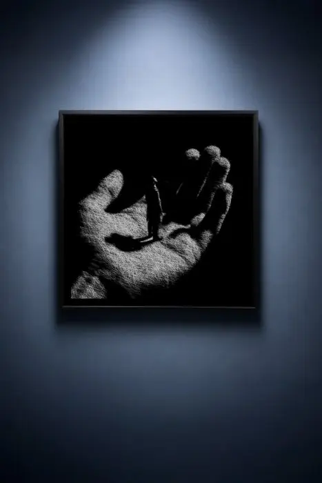 Tijs Dragtsma (1992) - Cradled in a Giant's Palm