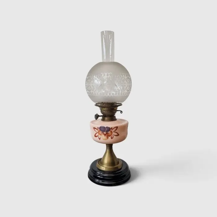 Veritas Lamp Works - Oil lamp - Milk glass and engraved glass