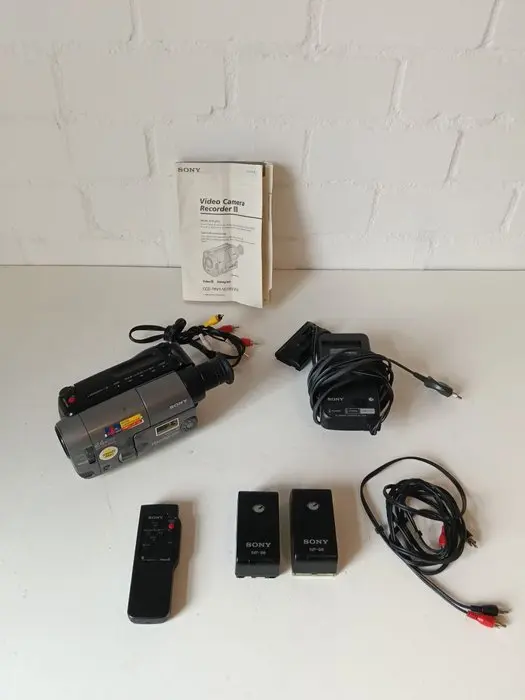Sony Handycam CCD-TRV21E Video8 camera