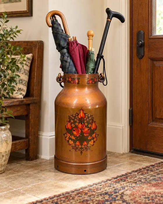 Decoratieve aluminium melkbus als parapluhouder – warm...