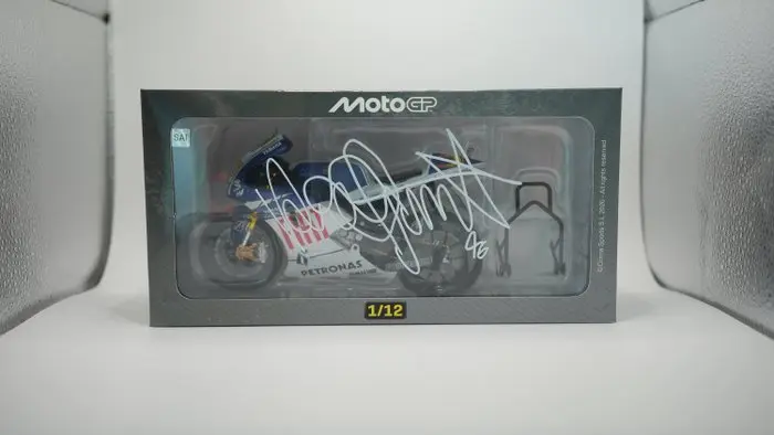 Valentino Rossi - Scale 1/12 model motorbike