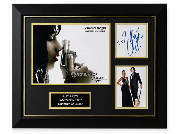 James Bond 007: A Quantum of Solace - Alicia Keys 8x10 photo James