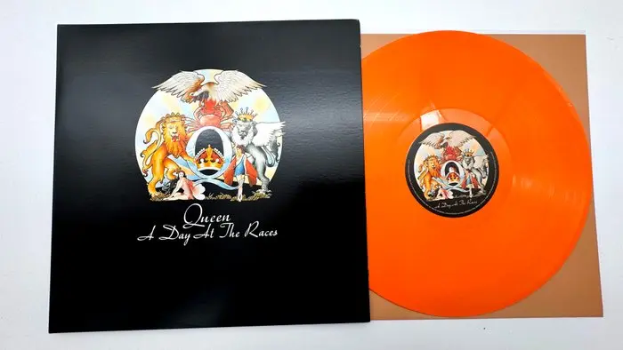 Queen - A Day At The Races [coloured tangerine Vinyl...