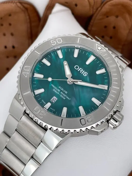 Oris - Aquis Date X Bracenet Automatic - 01 733 7730...