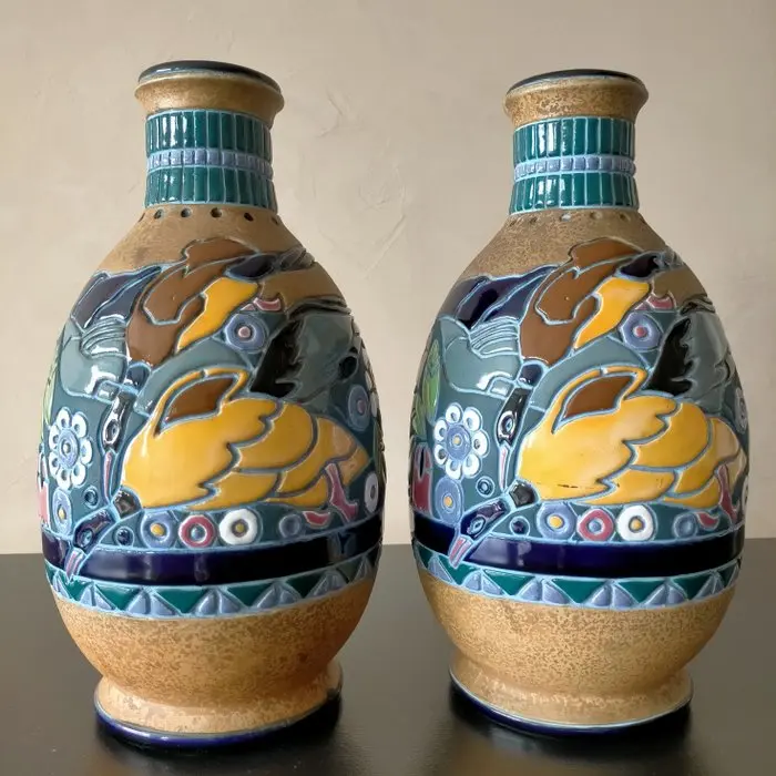 Amphora - Vase (2) - Earthenware - Ducks in full flight