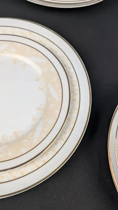Richard Ginori - Dinner service (24) - "Arabeschi" - Porcelain - For 8 people