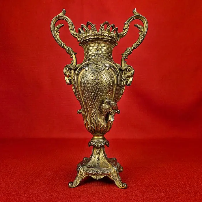 style Néo-Baroque aux têtes de bouc - Fin du XIXe siècle - Vase - Spelter