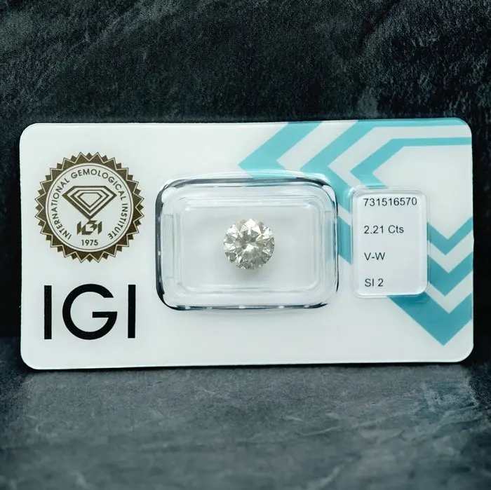 No reserve price - 1 pcs Diamond (Natural coloured)...