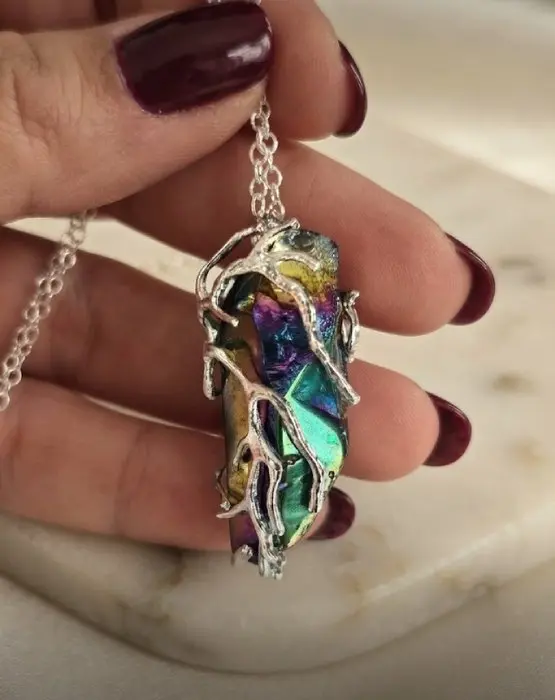 Aura Quartz Cabochon - Height: 3 cm - Width: 1.5 cm- 6 g - (1)