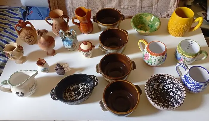 Themed collection - Themed collection lot: 21 small jugs and amphorae