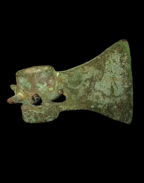 Achaemenid - Spiked axe - Luristan 1200/800 BCE.