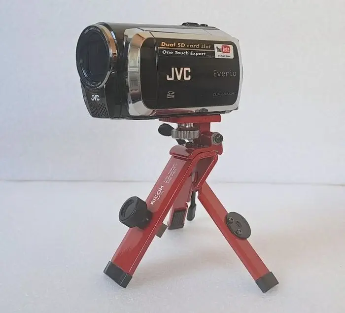 JVC Everio GZ-MS120BE + 2 JVC accu's + JVC oplader + 2 x...