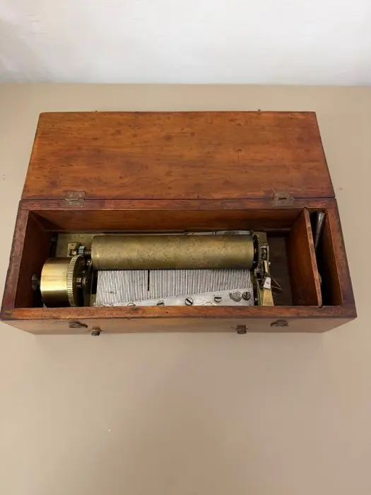 Metal roll music box - Switzerland - 1880-1920
