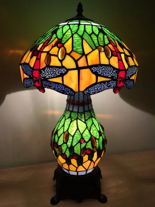 Tiffany tafellamp Studio style "Green Dragonfly" met 2...