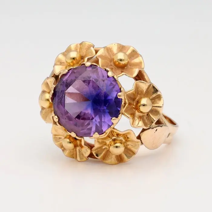 Ring - 18 kt. Yellow gold - 5.40ct. tw. Sapphire