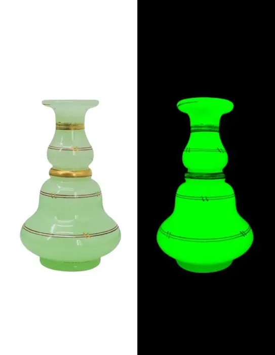 Flacon Napoléon lll en opaline uranifère - Perfume flask - Uranium glass