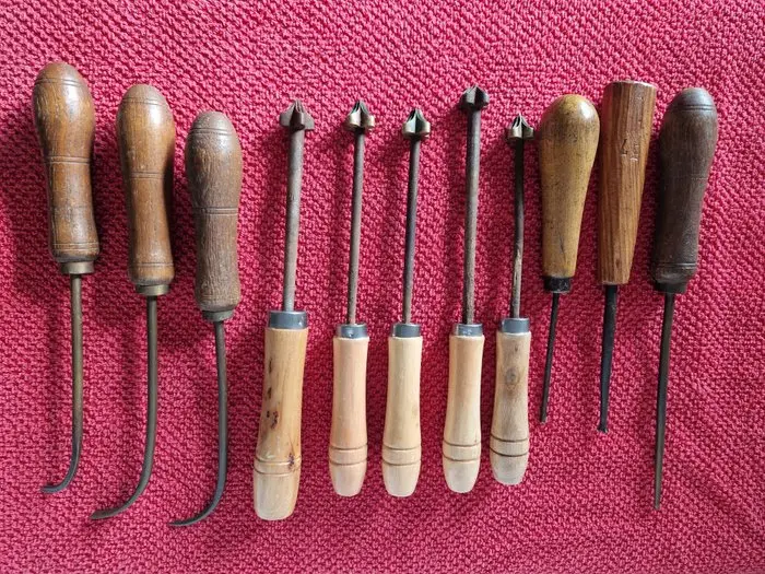 Industrial equipment - Vintage hatmakers' irons...
