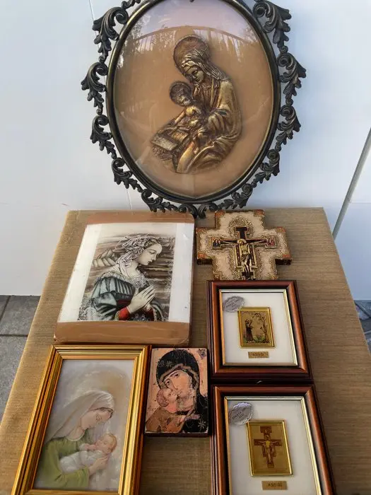 Branded merchandise collection - A collection of Italian artworks and blessings