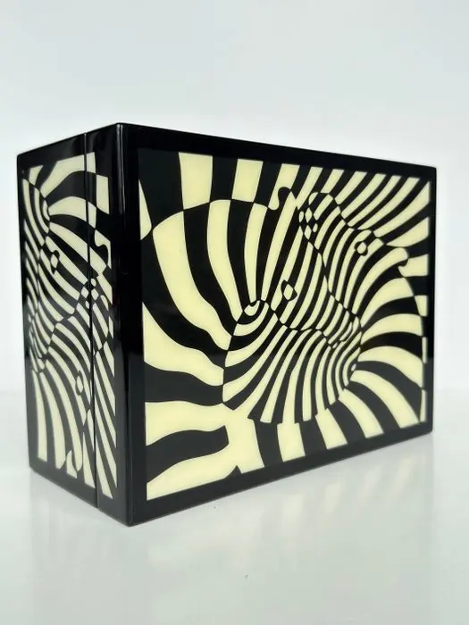 Box - Wood - Lacquered Op Art Box