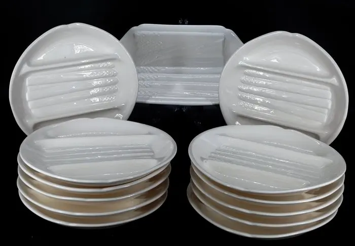Salins France - Asparagus server (13) - Majolica - No reserve