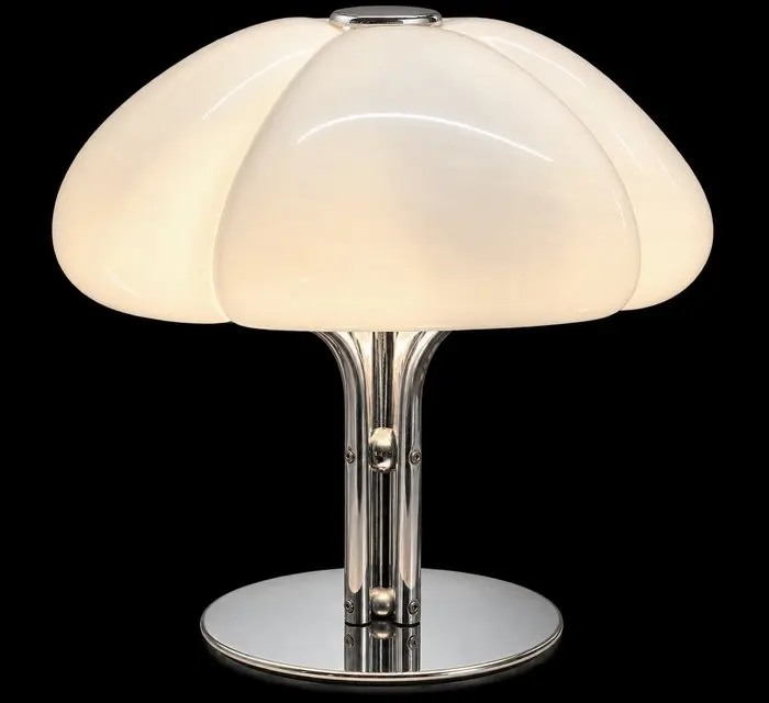 Harvey Guzzini - Gae Aulenti - Table lamp - four-leaf clover - Chrome