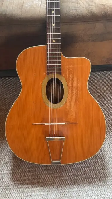 Guitare manouche Bucolo – Luthier italien à Paris -...