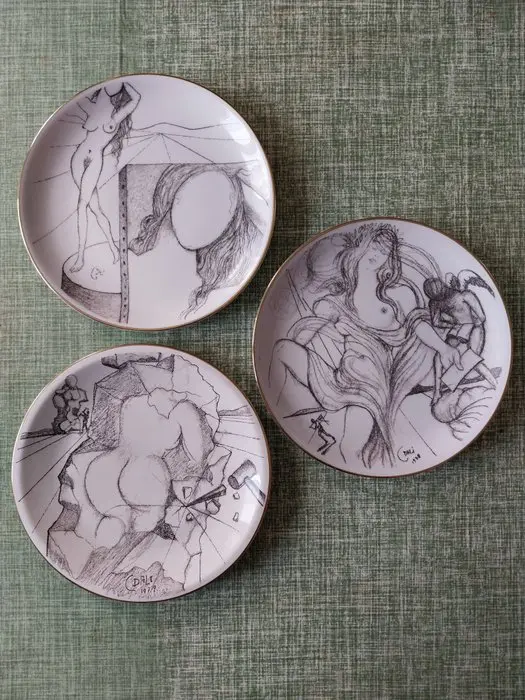 Salvador Dalí (after) - Dish (3) - Porcelain - 3 plates by Salvator Dali