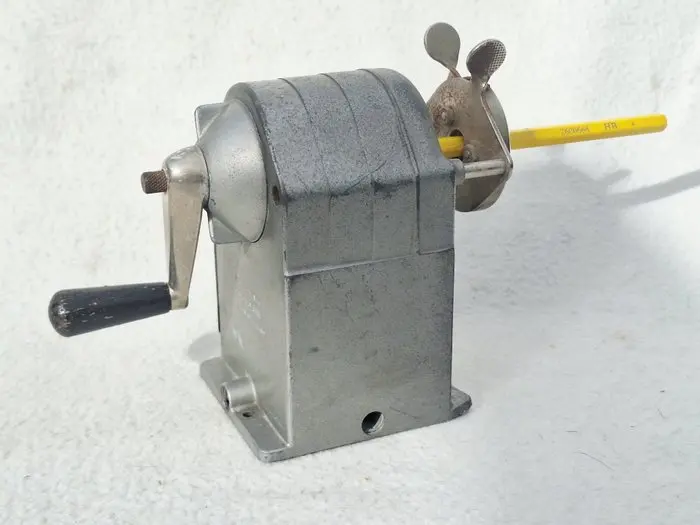 Caran d'Ache ( type 455 ) - Pencil sharpener Art Deco