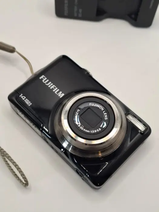Fujifilm JV300 Digital camera