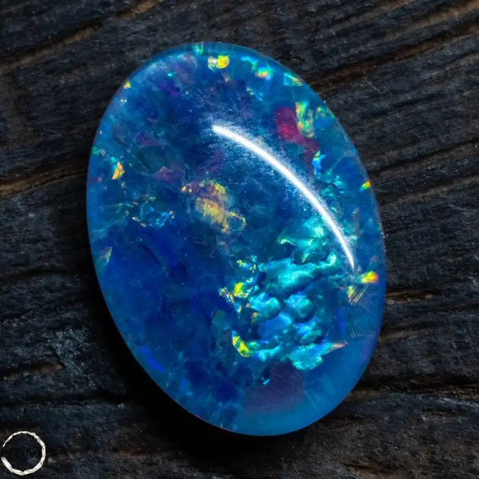Triplett-Opal in fascinating blue tones – a shimmering...