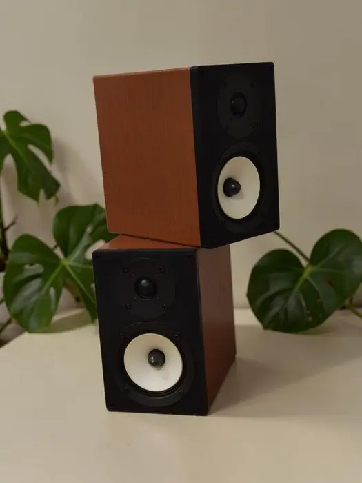 Onkyo - D-055 / 2-Way Bass-Reflex Compact Bookshelf Speaker set
