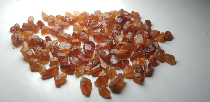 Facet Quality Hessonite garnet Rough- 145 g - (133)