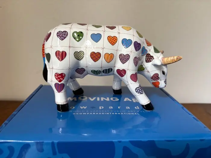 Figurine - Cow Parade. Cowparade. Cali Cow. - Ceramic