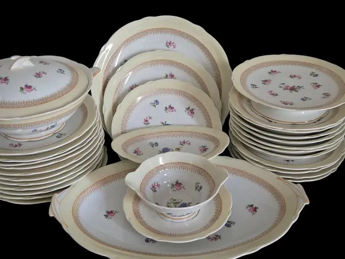 A. Lanternier&Co Limoges - Table service - Porcelain - Floral table service