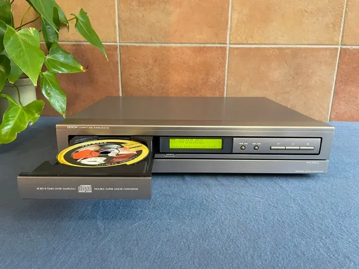 Denon - DCD-210 CD player