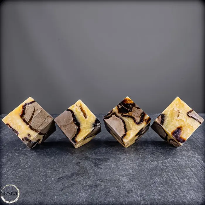 Septarien Dice Set – Hand-polished natural stone dice...