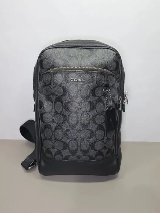 Coach - Graham Pack - Shoulder bag