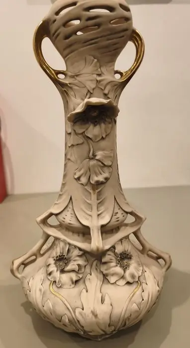 Royal Dux Porzellan-Manufaktur - Vase - Porcelain