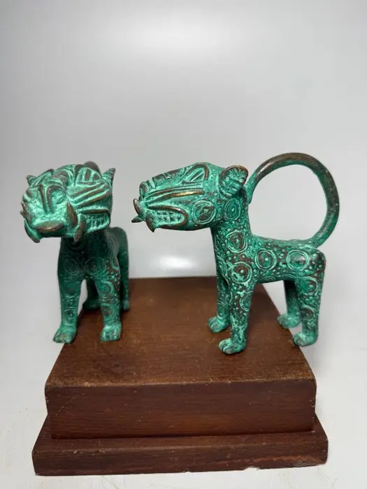 Magnificent leopard pair - Yoruba - Nigeria (No reserve price)