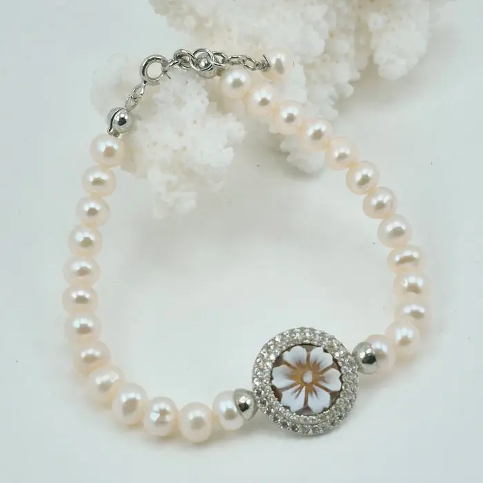 Silver - Bracelet - Pearls and Cameo