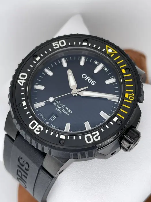 Oris - Aquis ProDate Calibre 400 Automatic 1000M Diver...