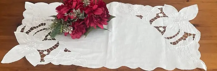 ricami ad intaglio - Embroidery - 35 cm - 80 cm - Embroidered centerpiece
