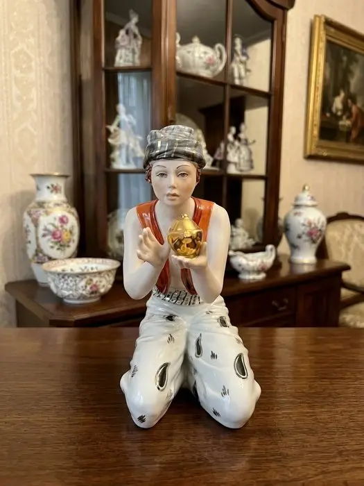Mario Alparone - Sculpture, Aladino - 24 cm - Capodimonte - 1970