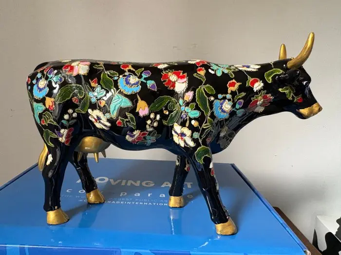 Cow Parade. Cowparade. Cowsonne. Large. - Figurine - Poly Resin