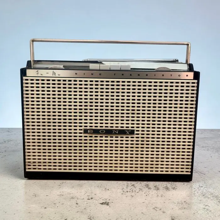 Sony - TFM-95 Portable radio