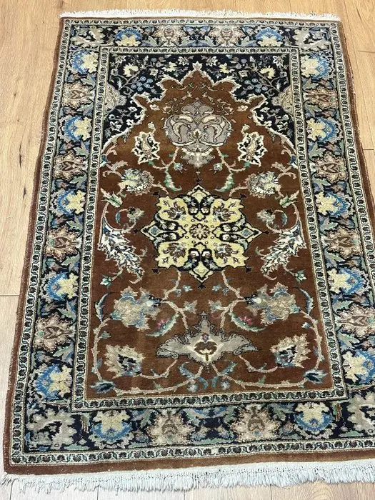 Magnificent cashmere medallion rug - fine...